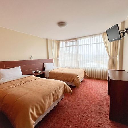 Hotel Flor De Los Andes Tulcán Екстериор снимка