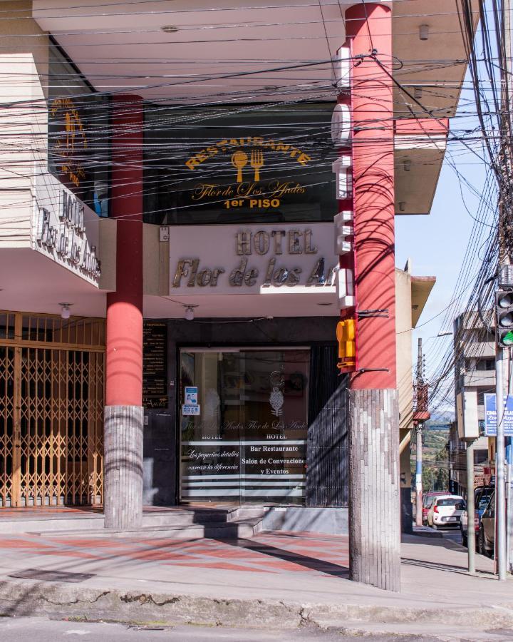 Hotel Flor De Los Andes Tulcán Екстериор снимка