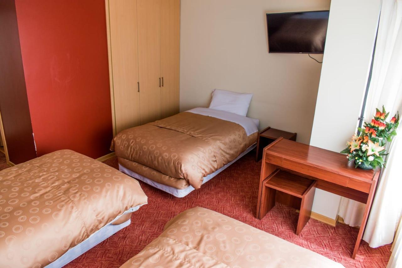 Hotel Flor De Los Andes Tulcán Екстериор снимка
