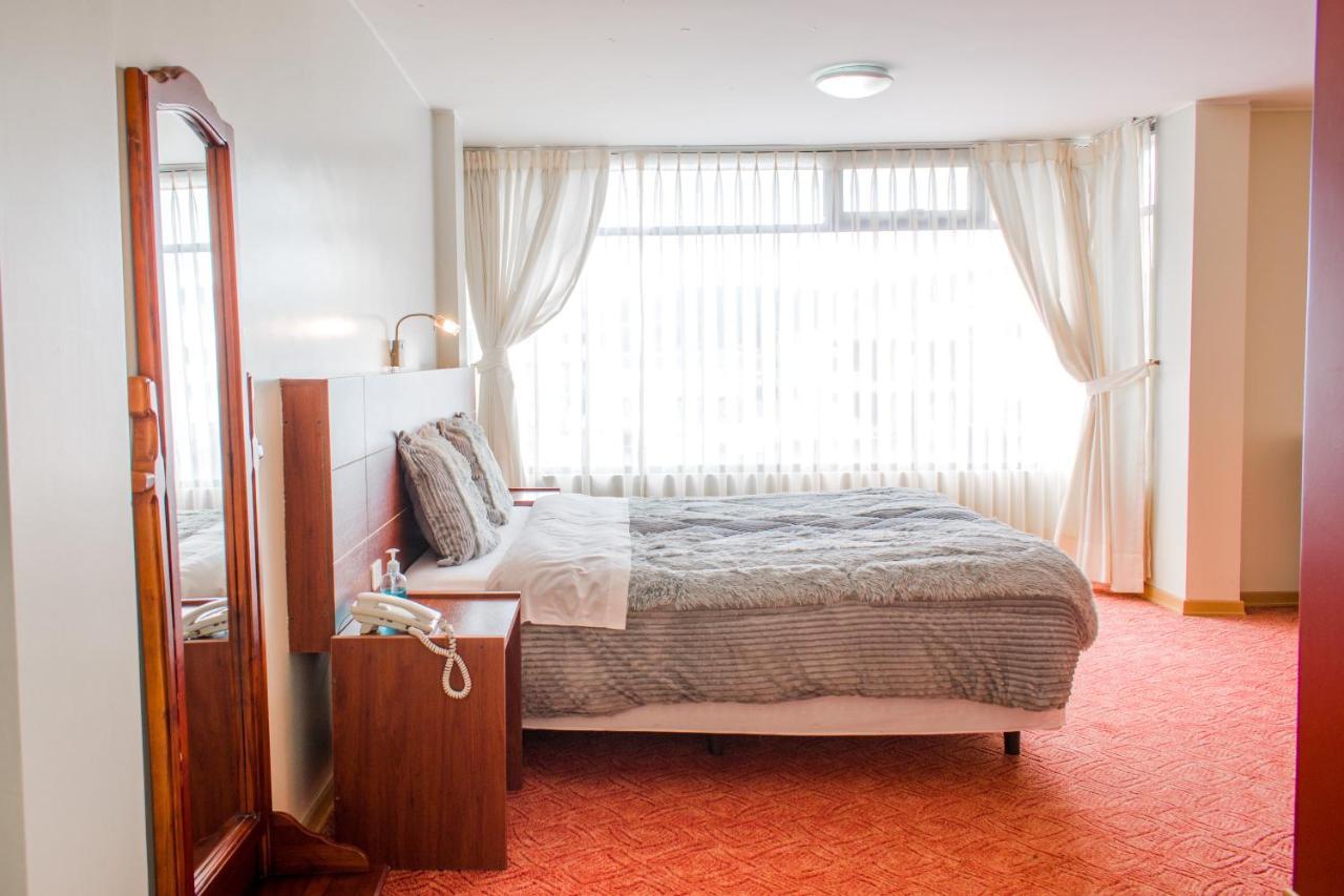 Hotel Flor De Los Andes Tulcán Екстериор снимка