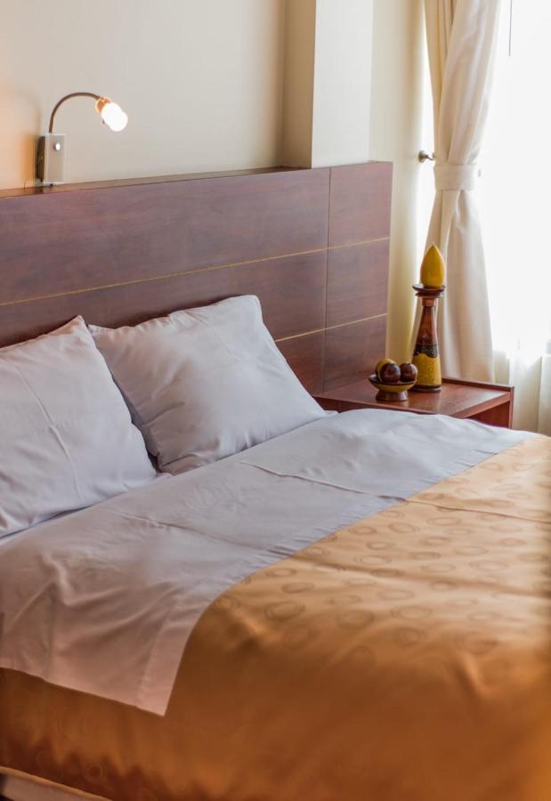 Hotel Flor De Los Andes Tulcán Екстериор снимка